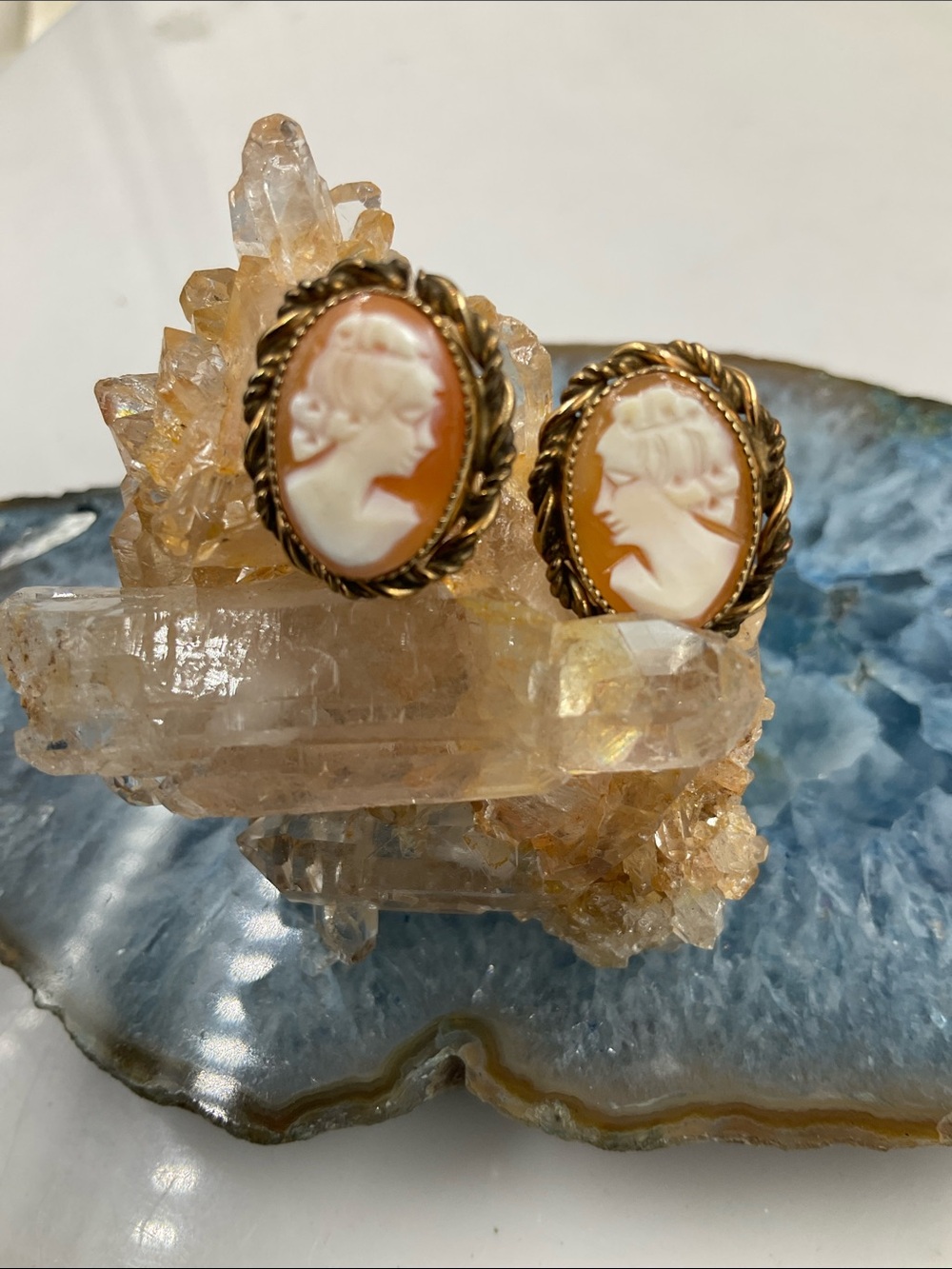 Gold-Frame Cameo Post Stud Earrings in Peach and Cream - Picture 5 of 8